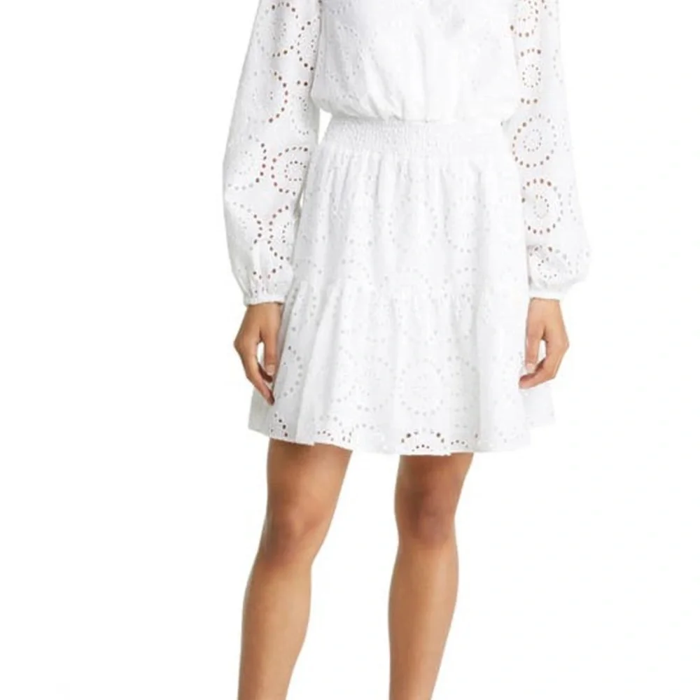 Lilly Pulitzer | Taviana Eyelet Dress - Resort White Circle Bloom Eyelet (4) - Picture 3 of 13